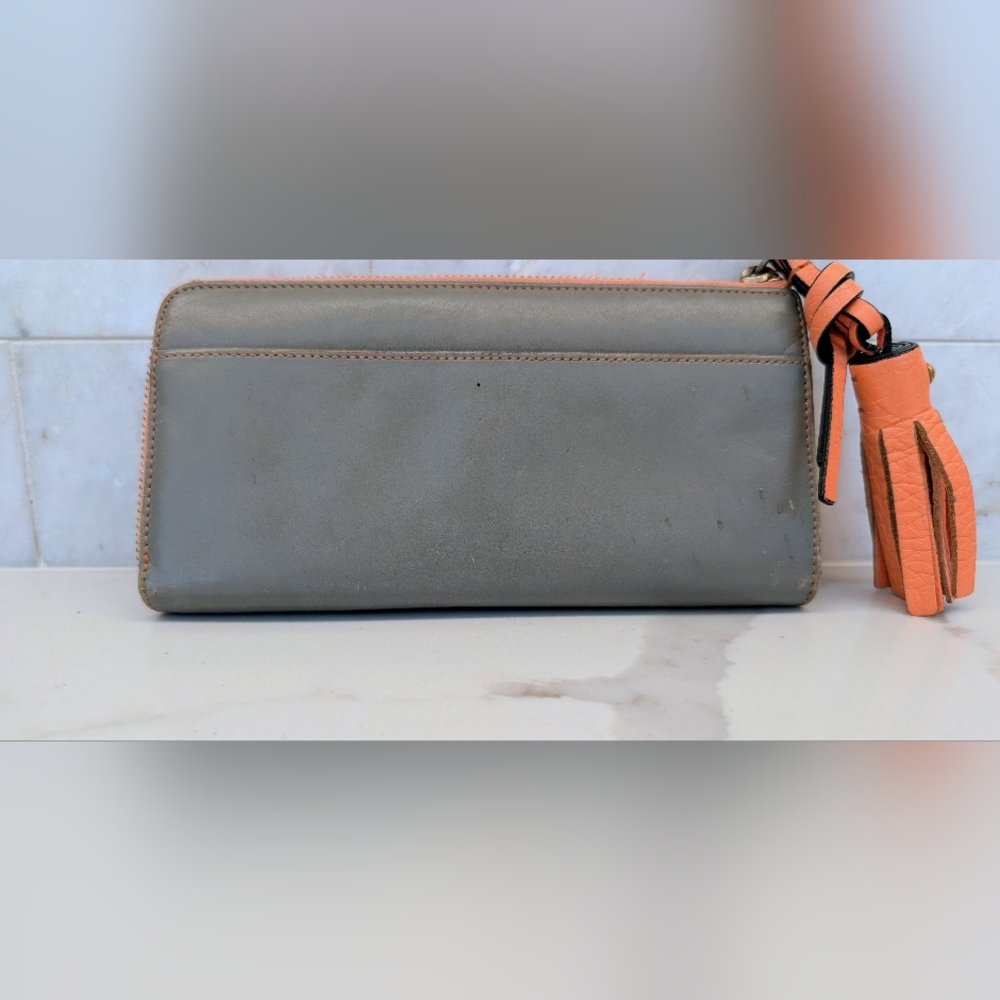 Chloé Gray Leather Wallet - Picture 2 of 8